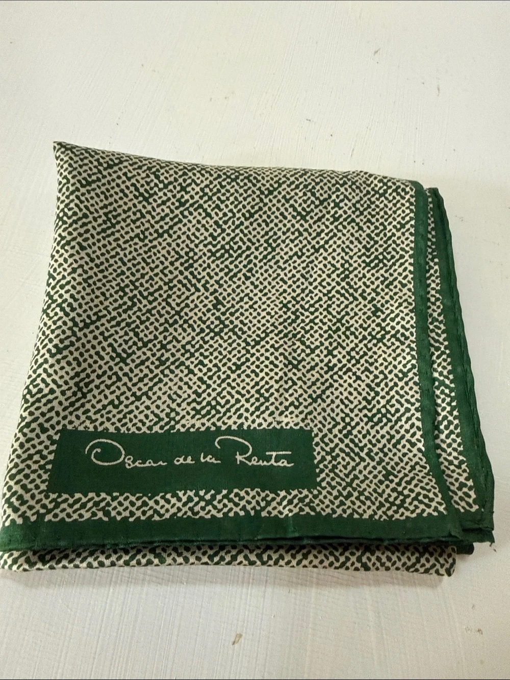 Oscar De La Renta Vintage 1960’s Green Patterned Silk Scarf 🧣 22” by 23”